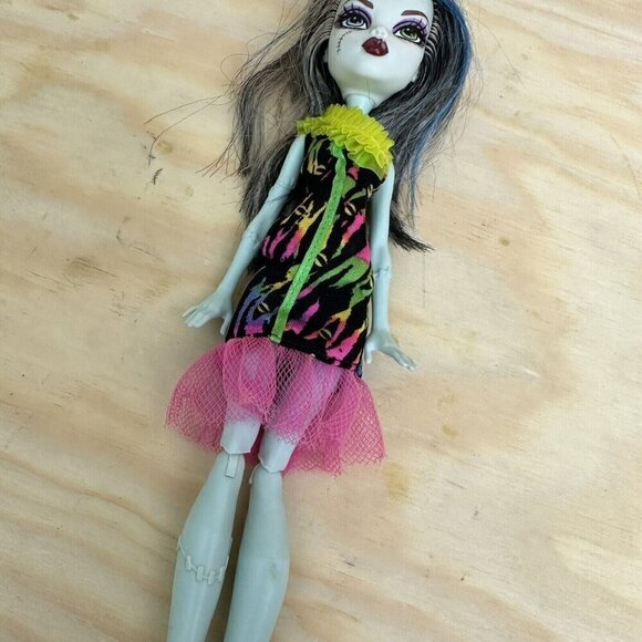 Monster High Frankie Stein Doll 2008 frankenstein - Picture 4 of 6